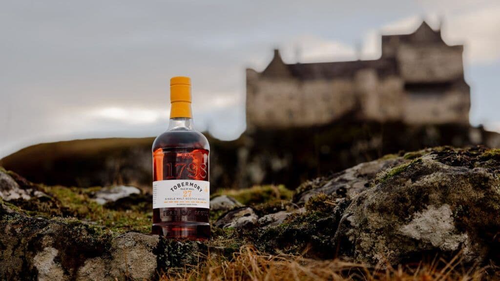 La Destilería Tobermory Presenta la Última Botella de la Serie Hebridea: Tobermory de 27 Años