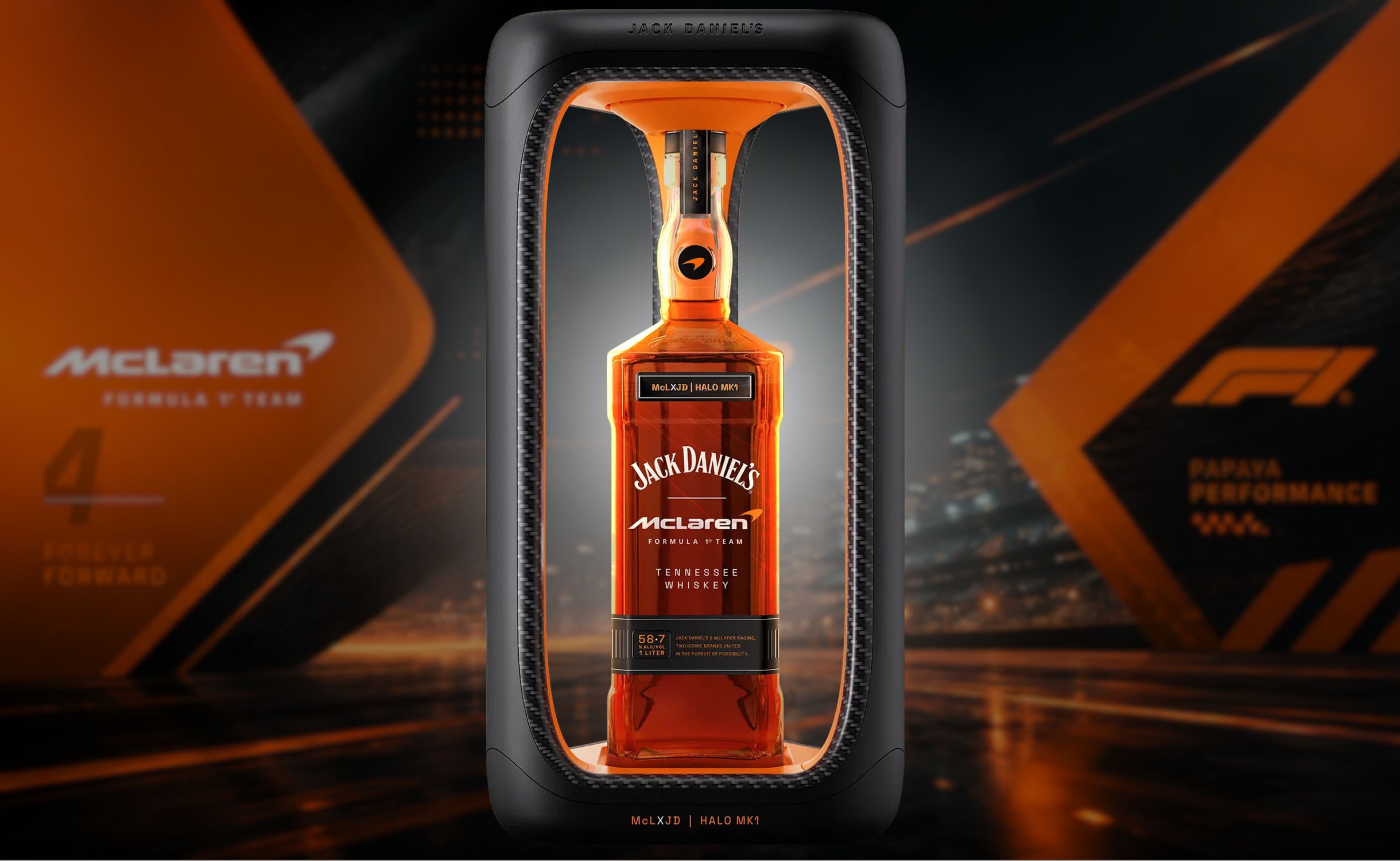 Jack Daniel's Halo MK1 Tennessee Whiskey zusammen mit McLaren